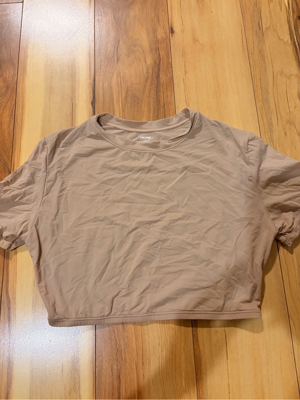 SKIMS Short Sleeve Crop Top - Tan